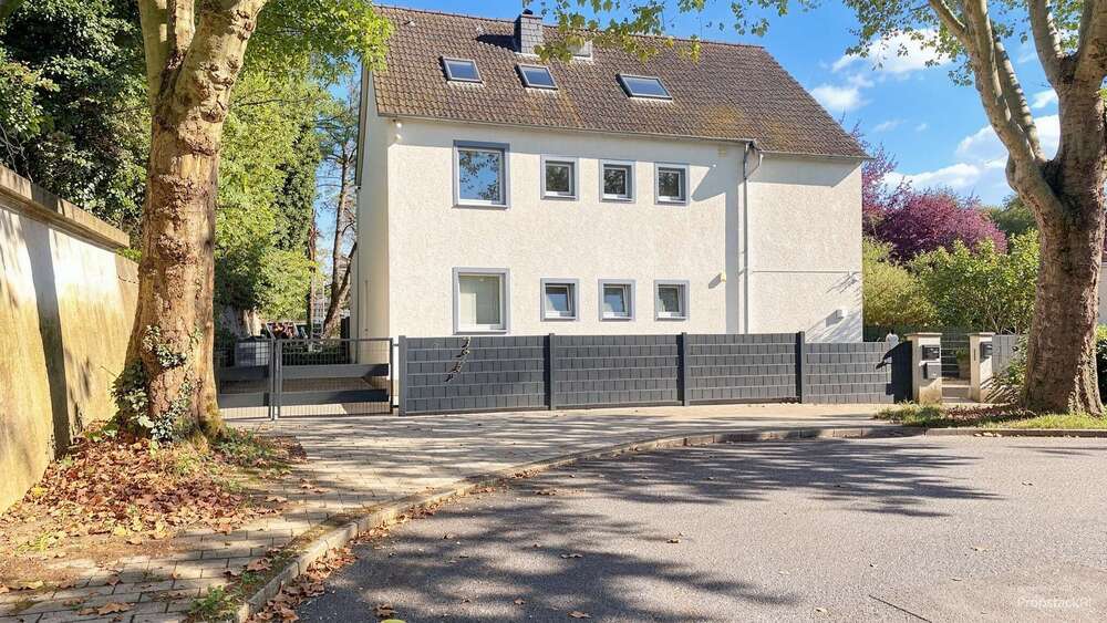 Mehrfamilienhaus mit 3 Wohneinheiten in ruhiger Sackgassenlage - Mehrfamilienhaus, Wohnhaus Oberhausen Alstaden | Angebot:27493794
