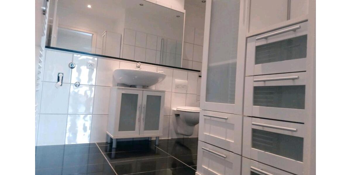 Ab Mai frei, top Eigentumswohnung mit zwei Balkonen 2.5 zimmer