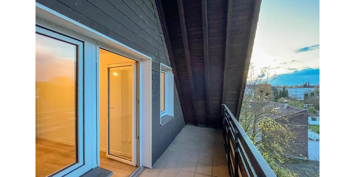 AUFGEPASST! Frisch sanierte 3-Zimmer Wohnung mit Sonnenbalkon! 3 zimmer