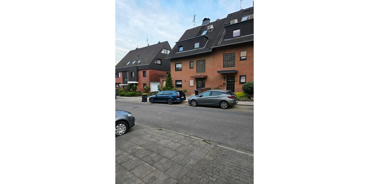 Reihenhaus Essen Stadtbezirk VI - 7 Zimmer, 220 m&sup2;, 650.000&euro; | Angebot:26339815