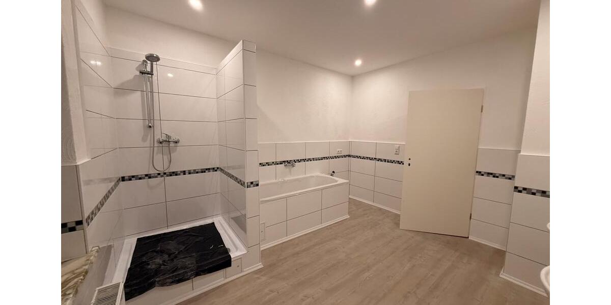 6 Zi. K-D-B Whg. Im Dachgeschoss Erstbezug nach Kernsanierung 6 zimmer