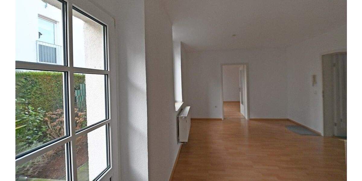 Mitten im Dorf! 4-R.-ETW mit Terrasse, Gärtchen & Stellplätzen in Heisingen 4 zimmer