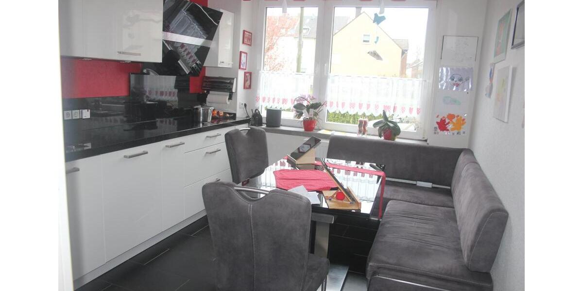 Erdgeschoßwohnung Gelsenkirchen Erle - 4 Zimmer, 180 m&sup2;, 240.000&euro; | Angebot:26020590