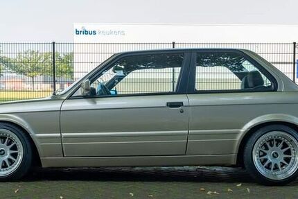 BMW 325