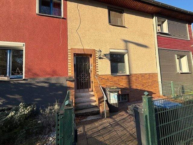 Hier wartet ein neuer Anfang! Wer erweckt dieses Haus zu neuem Leben? 3 zimmer