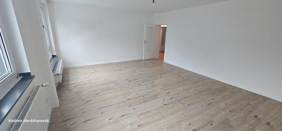 Grosse helle Erdgeschosswohnung in Südviertel 3 zimmer