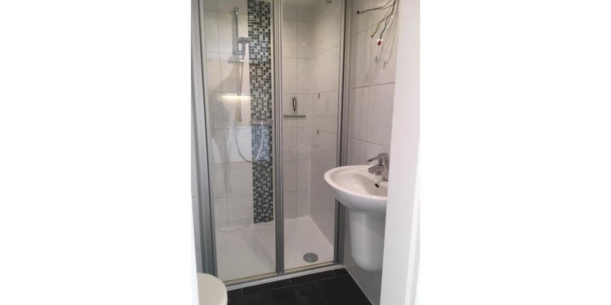 1 Raum mit Balkon und Küche ca. 35 qm 1 zimmer