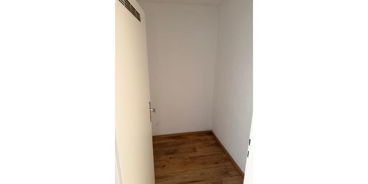 Etagenwohnung Duisburg Essenberg - 3 Zimmer, 88 m&sup2;, 495&euro; | Angebot:25646850