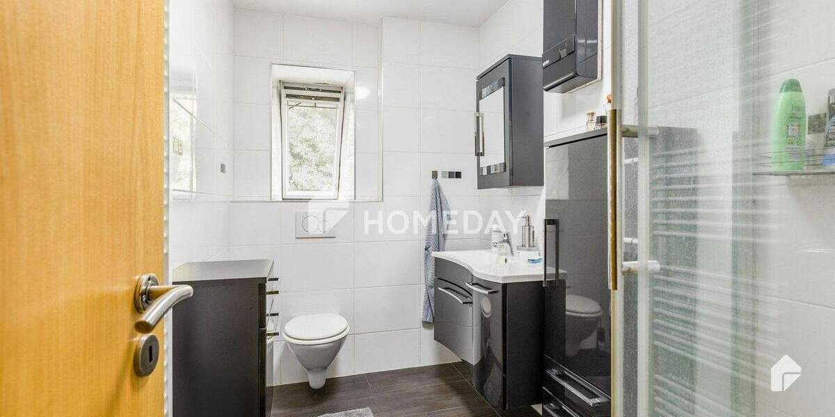 Etagenwohnung Bottrop Welheim - 9 Zimmer, 145 m&sup2;, 195.000&euro; | Angebot:25684218