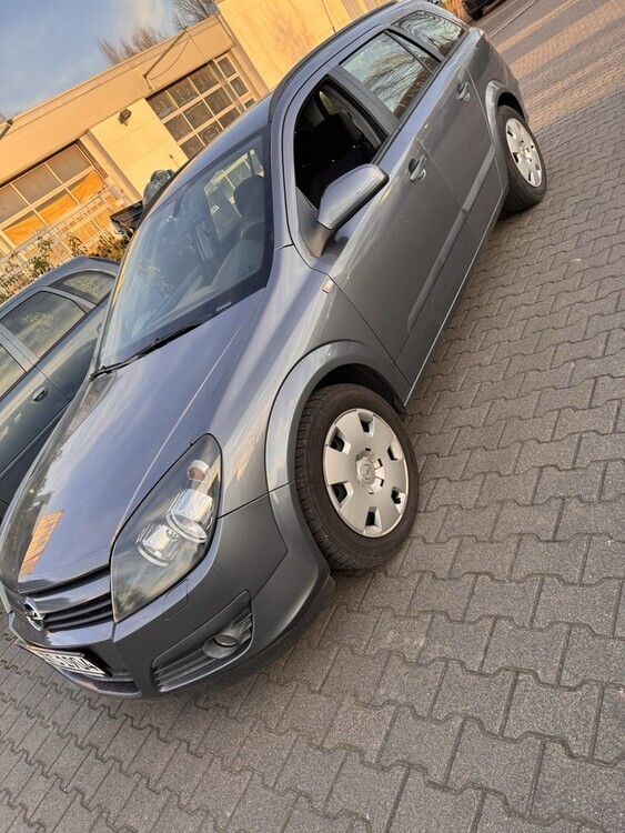 Opel Astra H 158.000 km 3.590 € Düsseldorf 40213