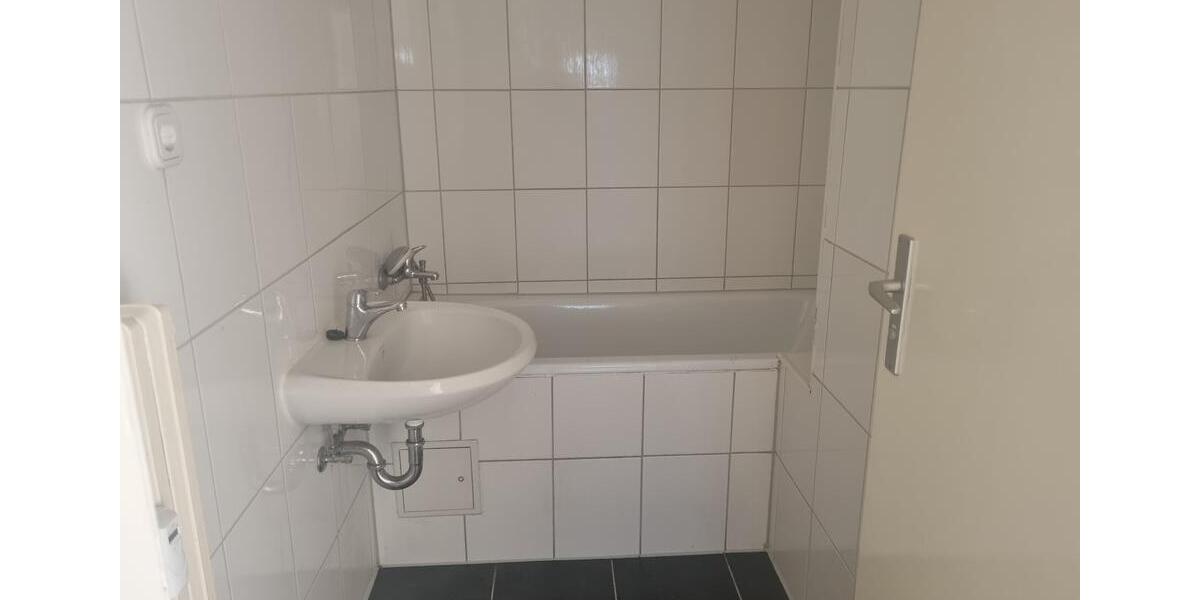 Etagenwohnung Gelsenkirchen Gelsenkirchen-West - 4 Zimmer, 77 m&sup2;, 620&euro; | Angebot:25784478