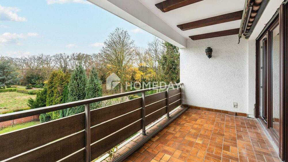 Großzügige 115 m² Etagenwohnung mit zusätzlichem DG-Zimmer, Loggia und sofortiger Bezugsfreiheit 3 zimmer