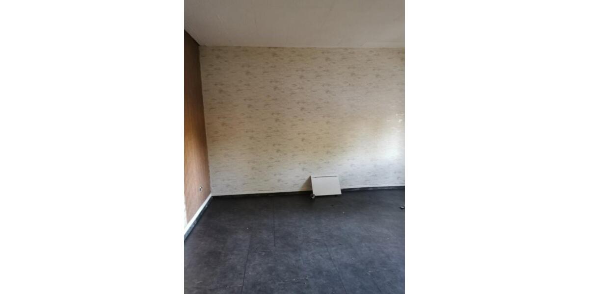 4 Zimmer +1 Durchgangszimmer, ca.108 m2, von priv. zu verm. 5 zimmer