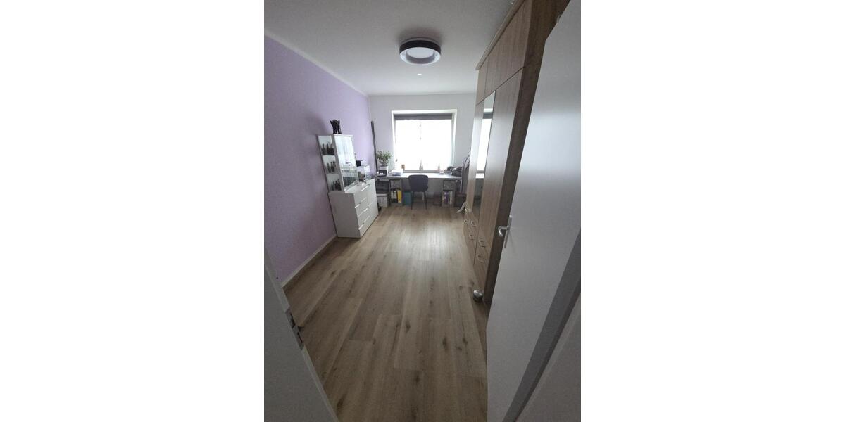 Helle, renovierte 3-Zimmer-Wohnung - Balkon - provisionsfrei - MH 3 zimmer