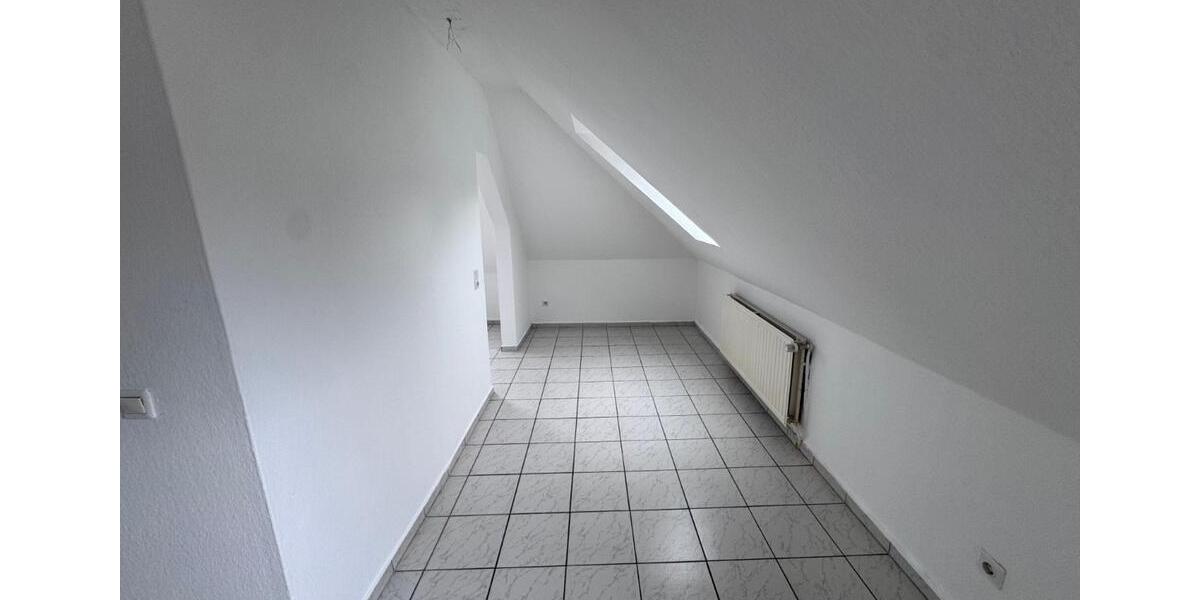 Dachgeschoßwohnung Recklinghausen König Ludwig - 2.5 Zimmer, 33 m&sup2;, 300&euro; | Angebot:26440883