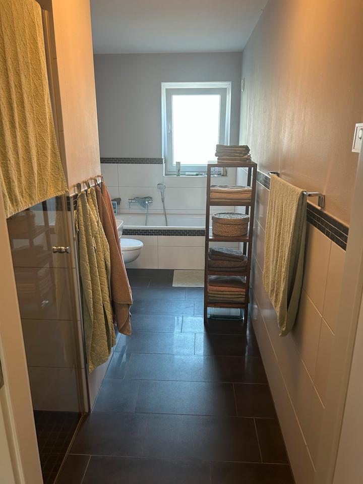 Neuwertige, 3 Zimmer Erdgeschoßwohnung mit großem Garten