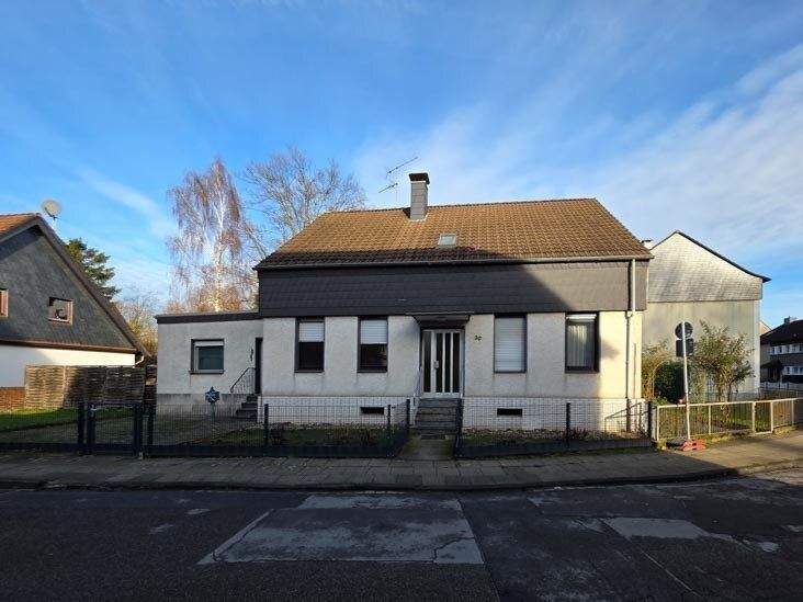 Freistehendes Ein- bis Zweifamilienhaus in beliebter Lage von Alstaden in direkter Nähe zur Ruhr und Ruhrpark 8 zimmer