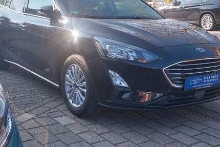 Ford Focus 105.000 km 12.990 € Duisburg 47269