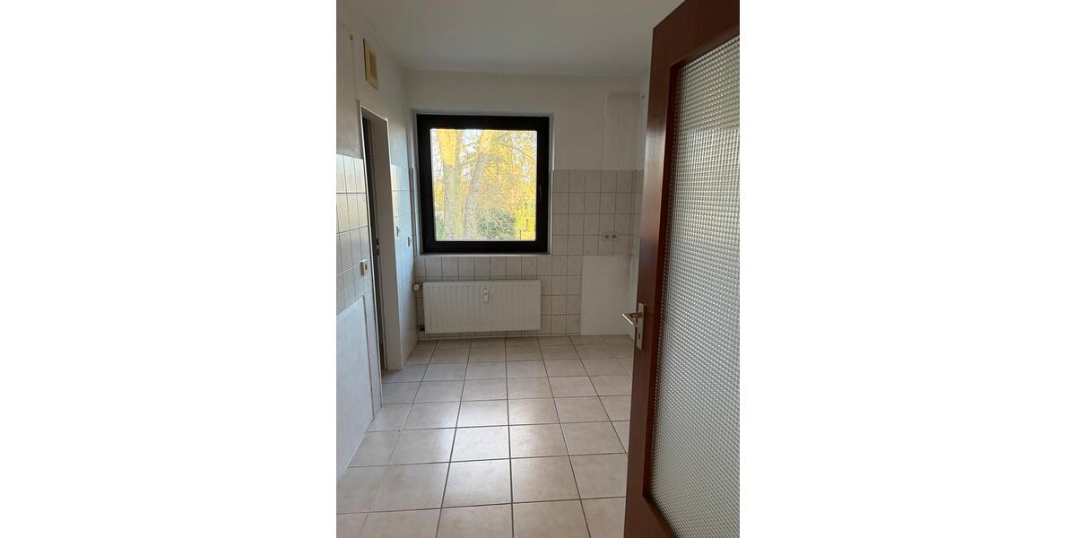 Etagenwohnung Oberhausen Schmachtendorf - 4 Zimmer, 95 m&sup2;, 1.470&euro; | Angebot:25311025