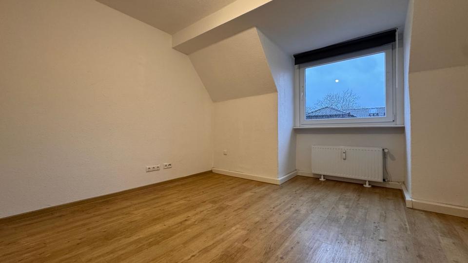 Dachgeschoßwohnung Essen Stadtbezirk VI - 2 Zimmer, 40 m&sup2;, 435&euro; | Angebot:24967368