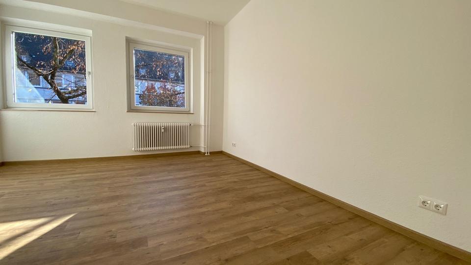 *** Riskieren Sie einen Blick! Charmante Altbauwohnung mit Duschbad! *** 3 zimmer
