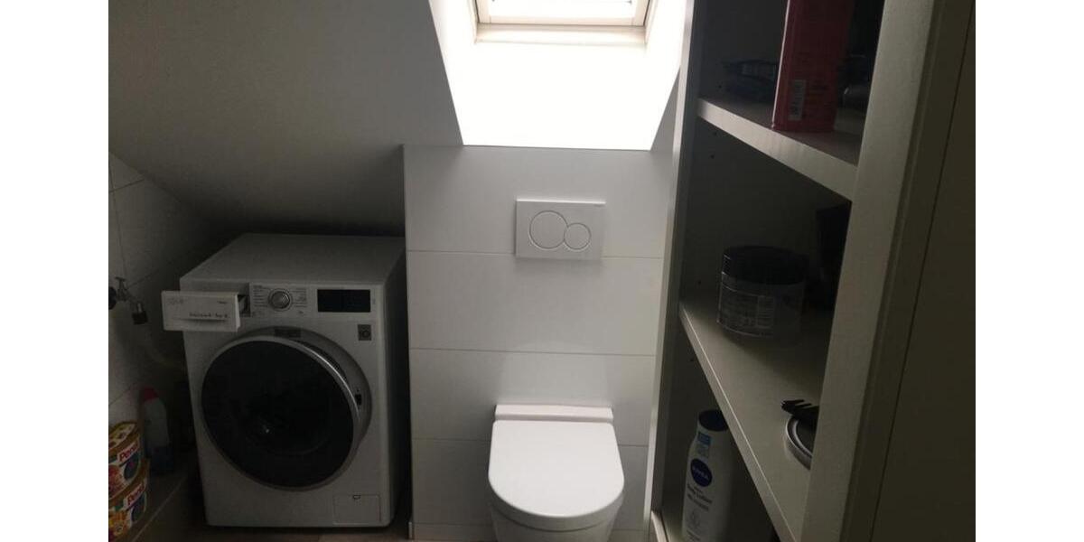 Sonnige zwei Zimmer Dachgeschoßwohnung 2 zimmer