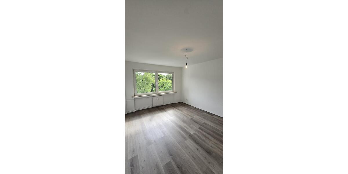 Sehr schöne renoverte 3 Zimmer Wohnung mit Balkon in Oberhausen zu vermieten 3 zimmer