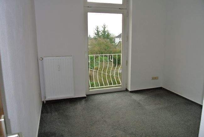 Im massiven beliebten Altbau werden Drei-Wohnungen zur Vermietung angeboten 3 zimmer