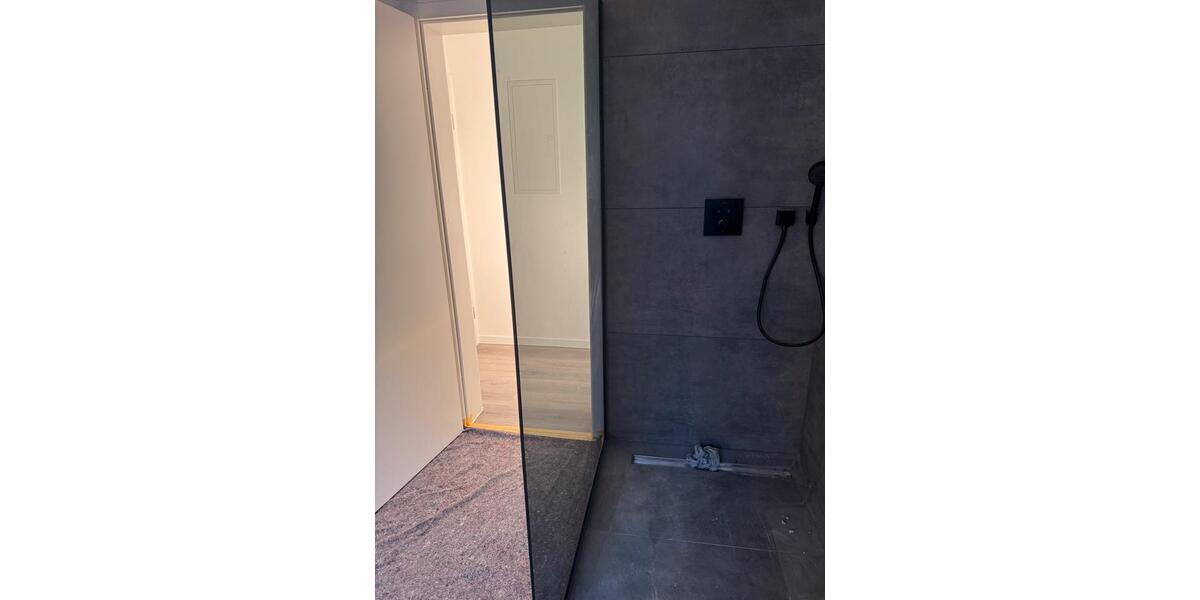 Verkauf: Kernsanierte Wohnung | 1. OG | Neubauniveau 4 zimmer