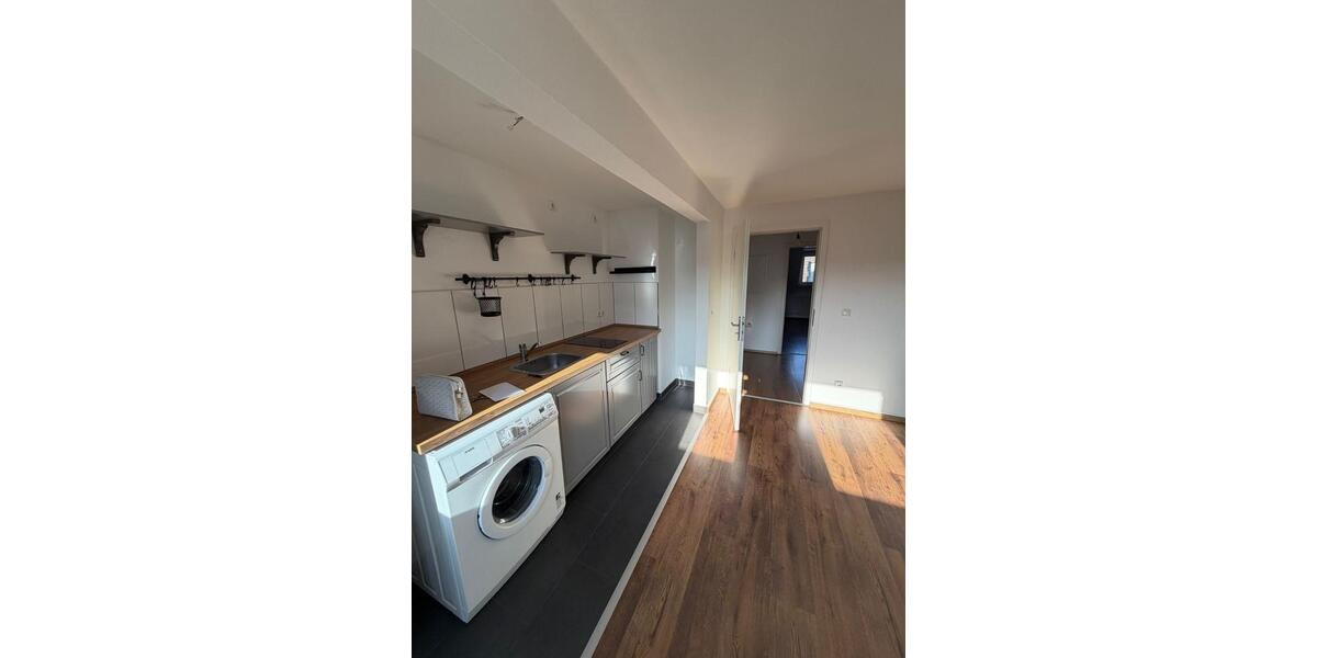 Dachgeschoßwohnung Essen Südviertel - 2 Zimmer, 48 m&sup2;, 555&euro; | Angebot:25710771