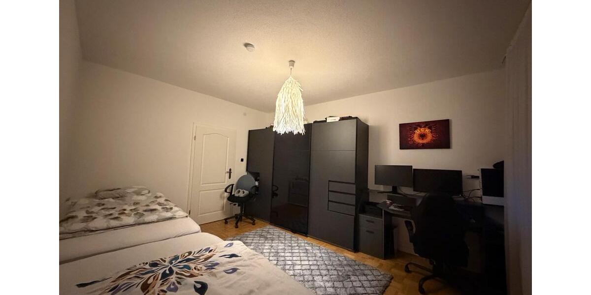 Etagenwohnung Duisburg - 4 Zimmer, 127 m&sup2;, 1.800&euro; | Angebot:25858720