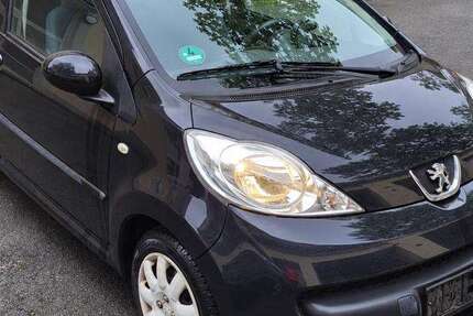 Peugeot 107 52.307 km 2.400 &euro; Essen, Stadt 45359