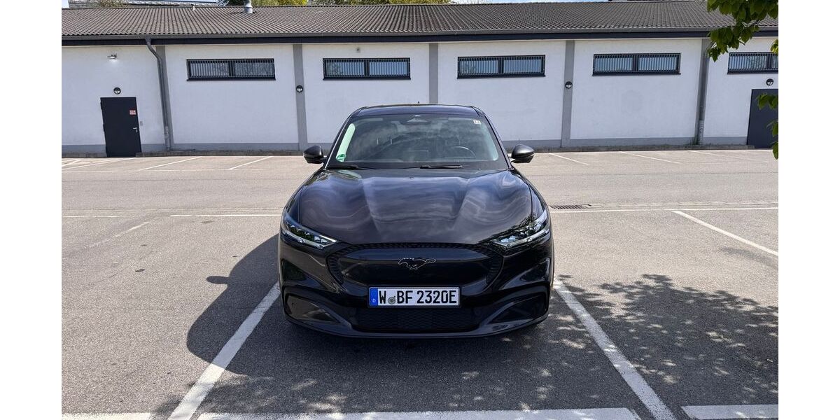 Ford Mustang Mach-E 125.000 km 25.300 &euro; Wuppertal 42349