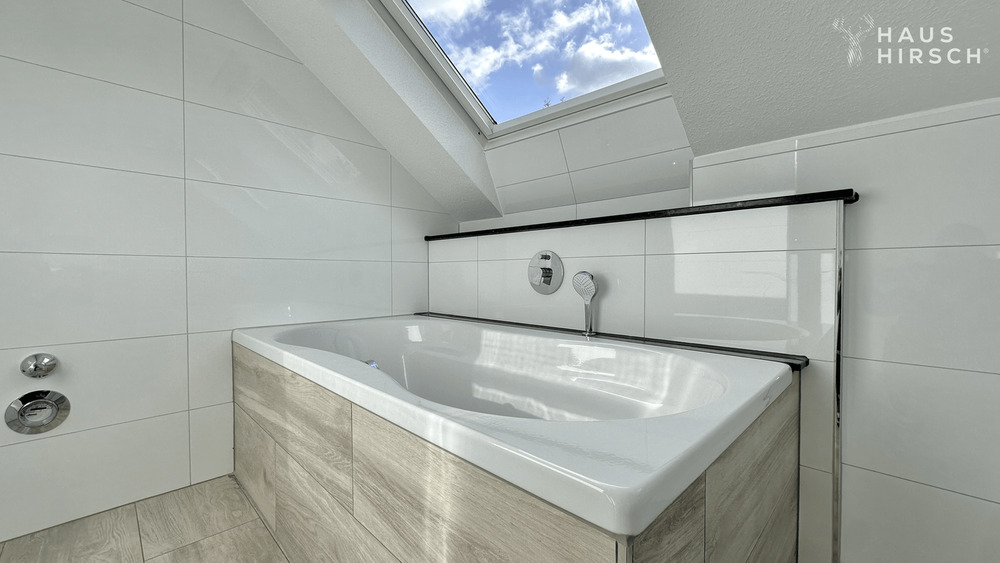 Exklusive 117 qm Luxuswohnung in Ratingen Mitte - Licht & Lebensqualität, Stellplatz, Balkon Küche. 2 zimmer