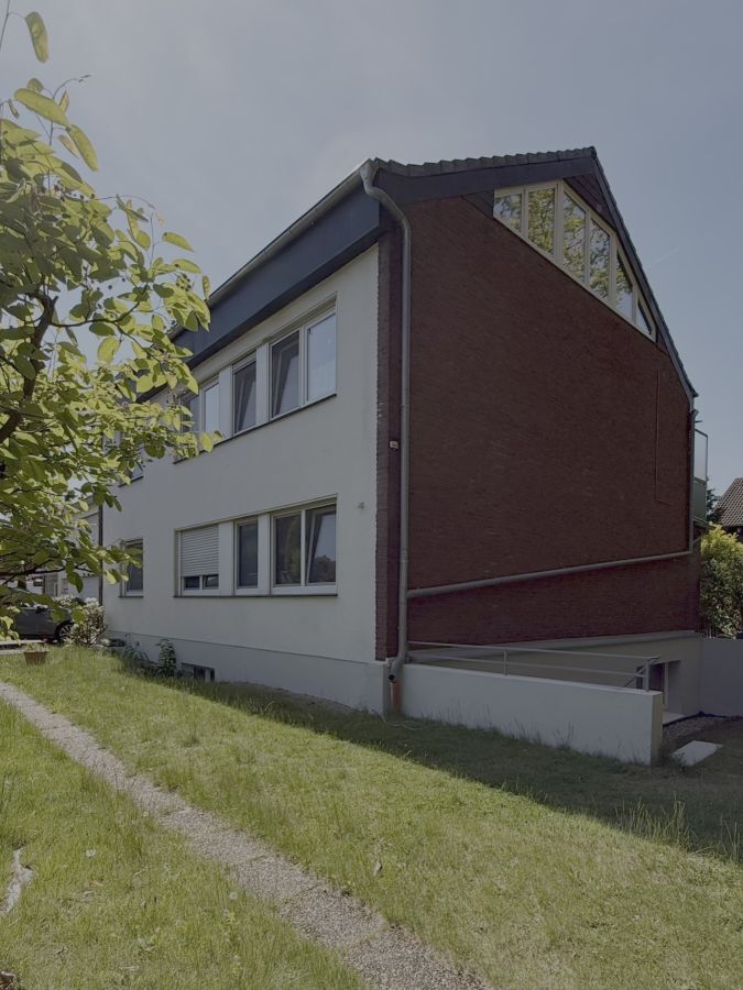 Provisionsfrei* Mehrfamilienhaus, 4 WE in Top Lage, EG 92 qm mit Garten u. Garage frei