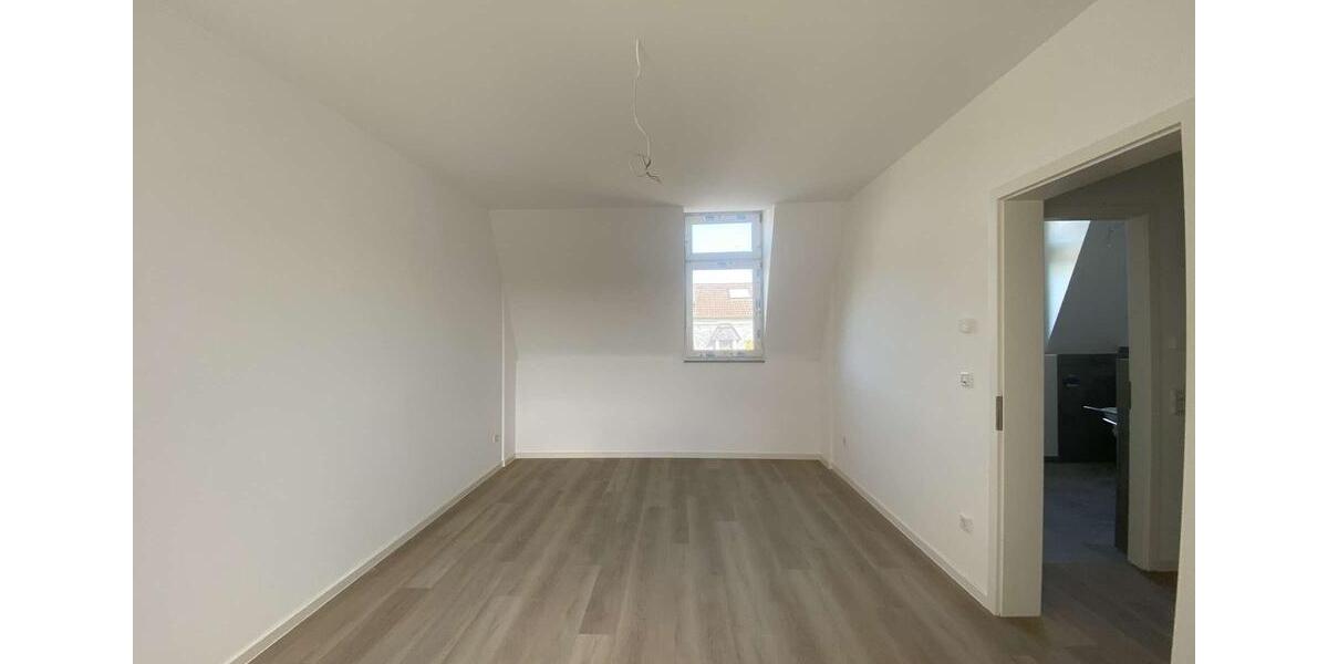 Dachgeschoßwohnung Gevelsberg - 3 Zimmer, 102 m&sup2;, 990&euro; | Angebot:25215040
