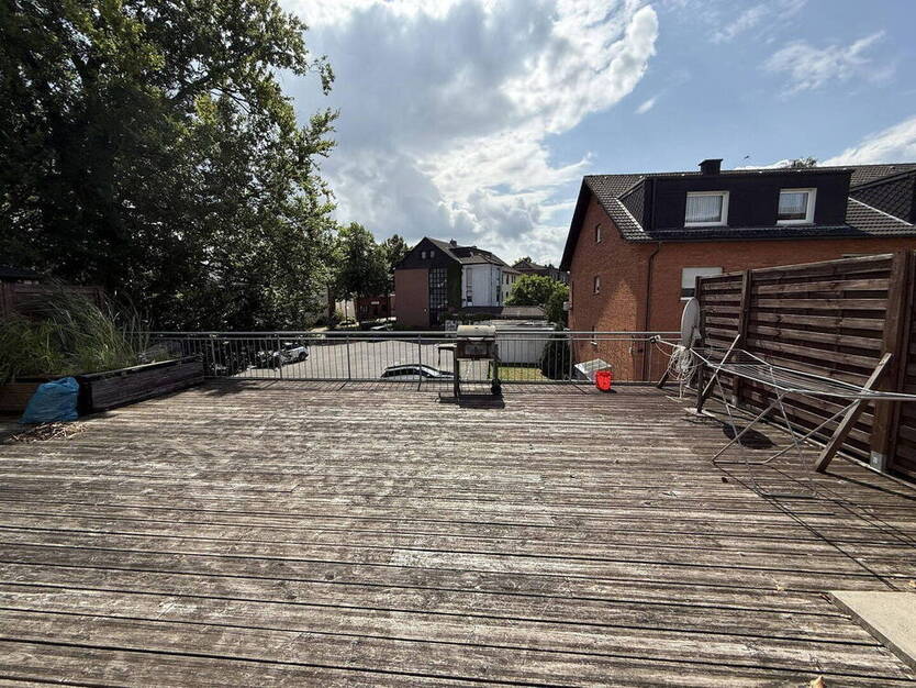 2,5-Zimmer Eigentumswohnung mit fast 100 m² Dachterrasse