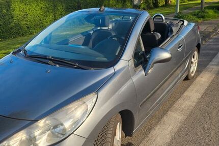 Peugeot 207 155.000 km 2.300 &euro; Duisburg 47167