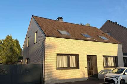 Haus zum Kaufen in Duisburg 318.000 € 147 m² 4 zimmer