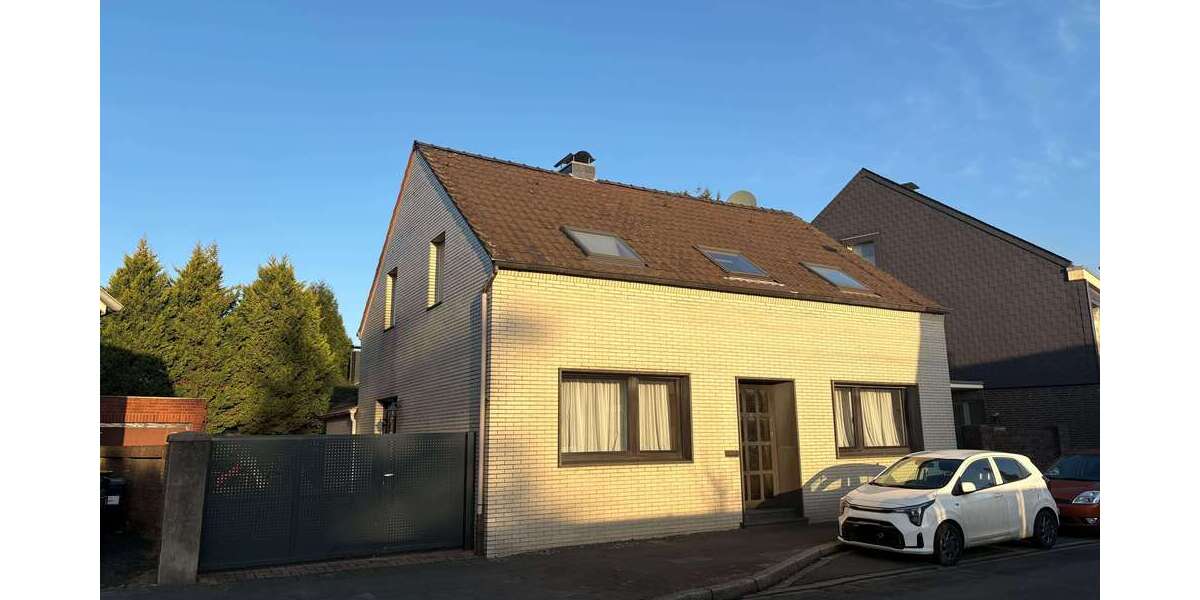 Haus zum Kaufen in Duisburg 318.000 € 147 m² 4 zimmer