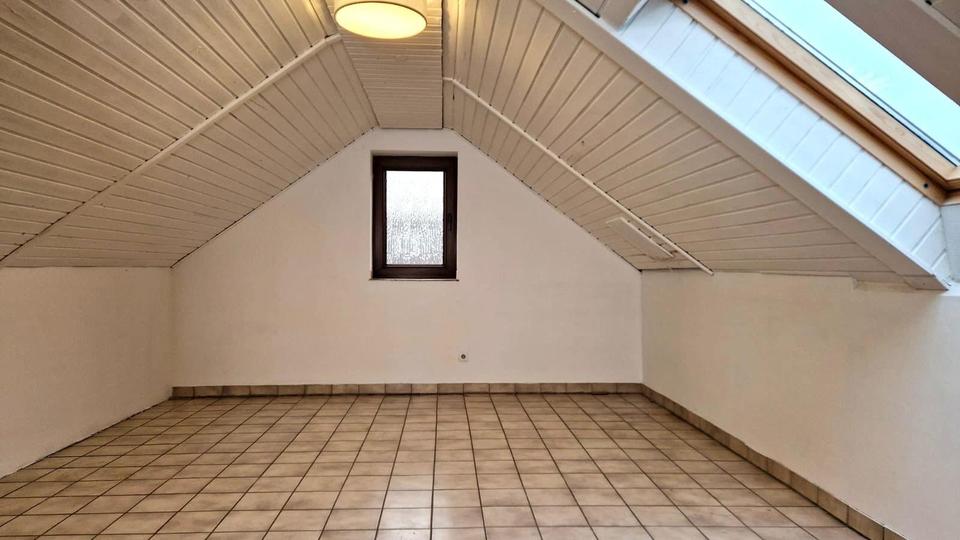 Großzügige Doppelhaushälfte mit Kamin & Balkon in Bottrop 8 zimmer