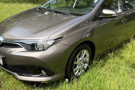 Toyota Auris 64.000 km 10.750 &euro; Dorsten 46286