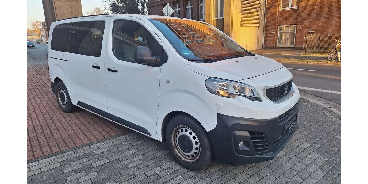 Peugeot Traveller 182.000 km 13.500 &euro; Mülheim an der Ruhr 45473