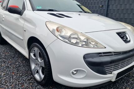 Peugeot 206 184.000 km 1.990 &euro; Oberhausen 46145