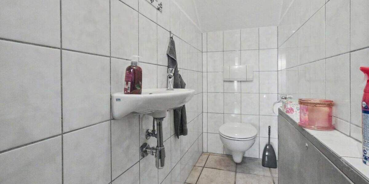 Charmante Maisonette-Dachgeschosswohnung mit Balkon, Garage und modernisierter Heiztechnik 2 zimmer