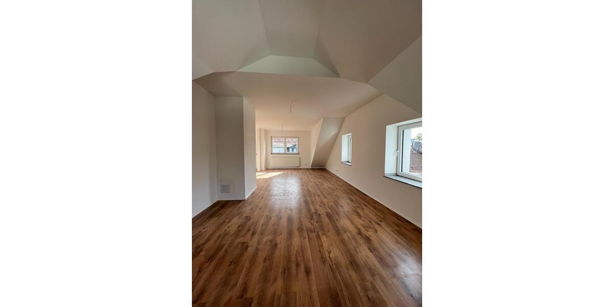 Helle und gepflegte Dachgeschosswohnung 2023 Saniert 2 zimmer