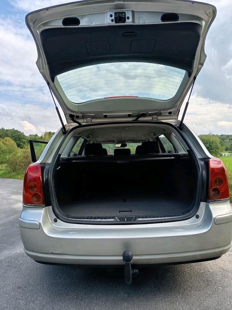 Toyota Avensis 215.000 km 7.000 € Dinslaken 46535