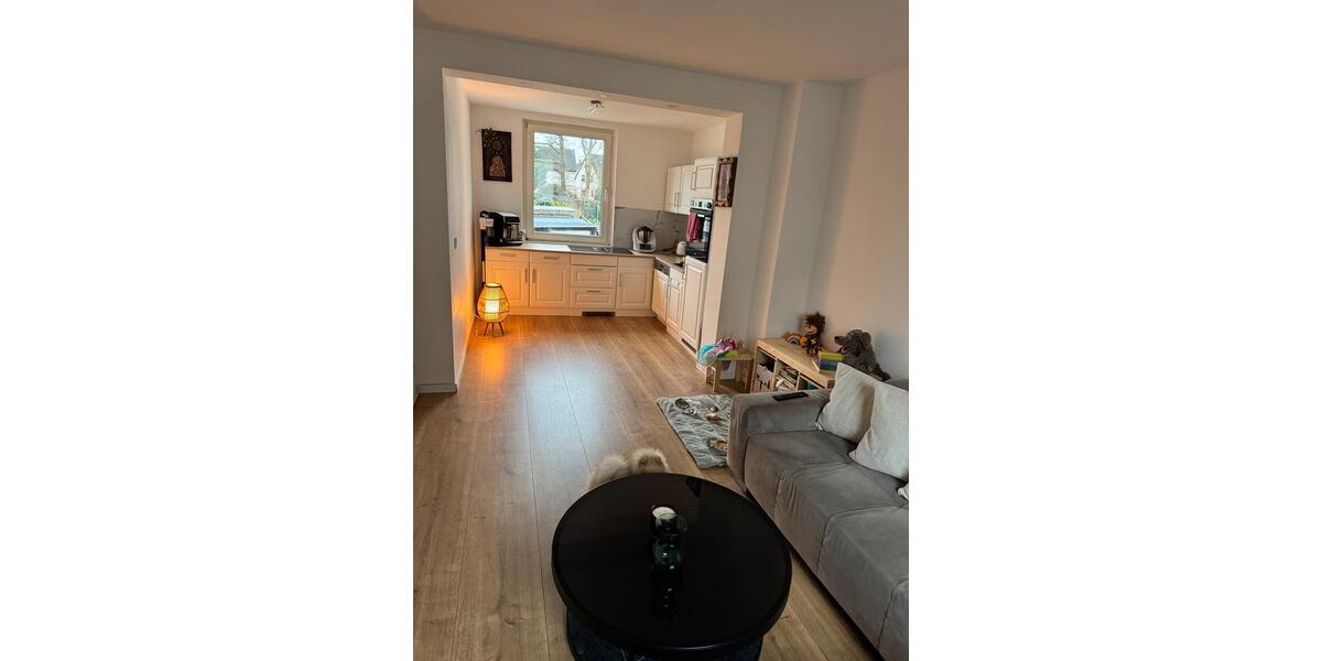 Charmante Doppelhaushälfte mit großem Garten im Duisburger Süden 4 zimmer