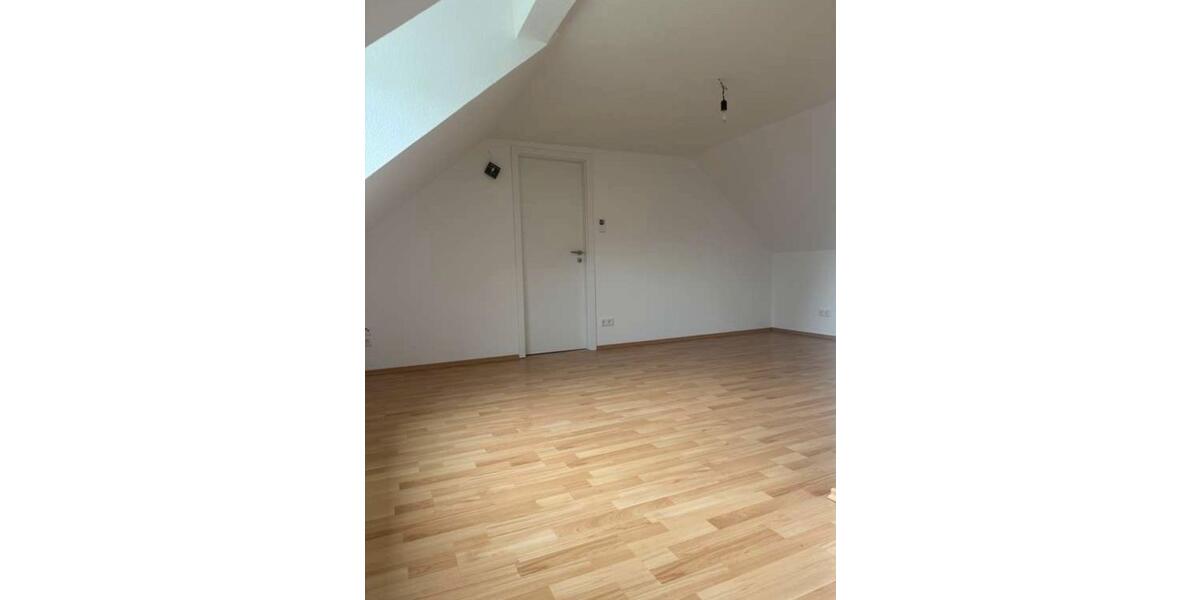 Dachgeschoßwohnung Bochum Eppendorf - 2 Zimmer, 43 m&sup2;, 330&euro; | Angebot:26447956