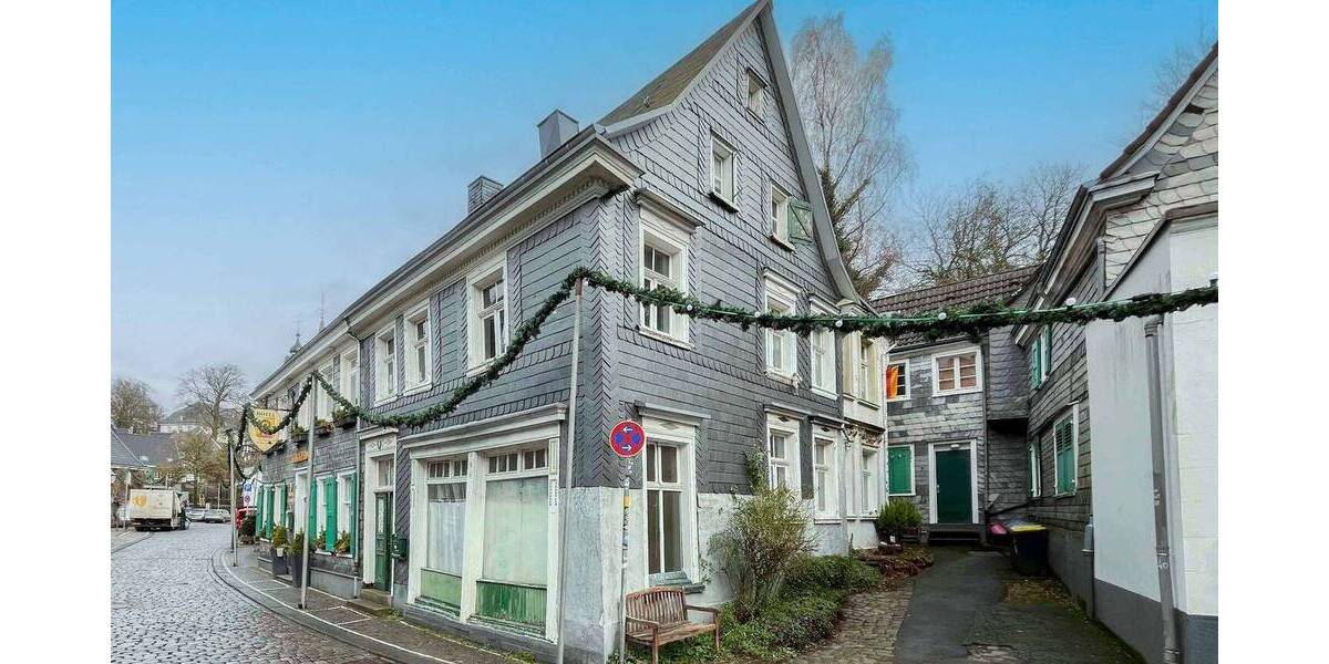 Einfamilienhaus Solingen Gräfrath - 6 Zimmer, 160.000&euro; | Angebot:26876045